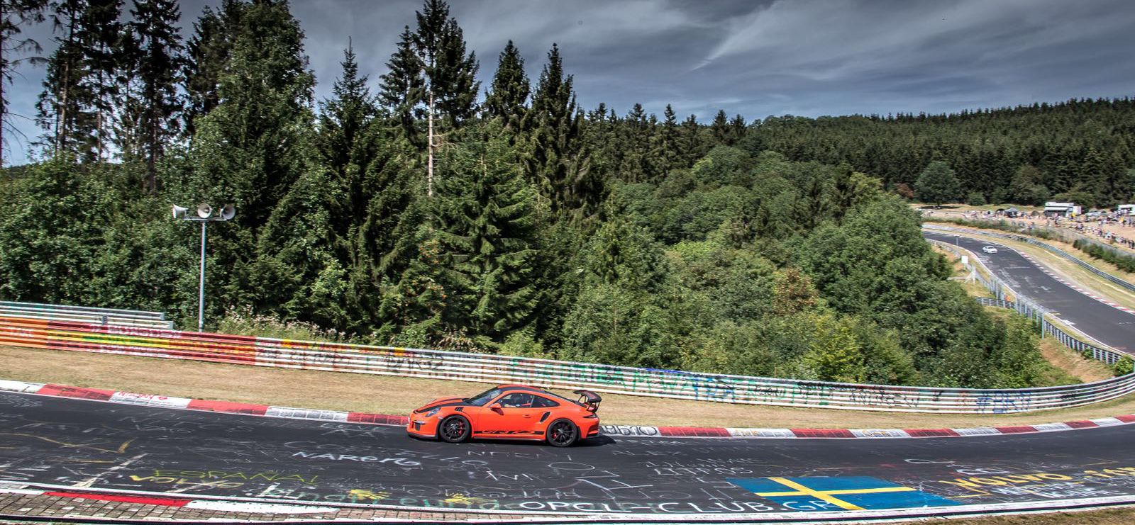 Driftování na ledové dráze v Rakousku v Lungau